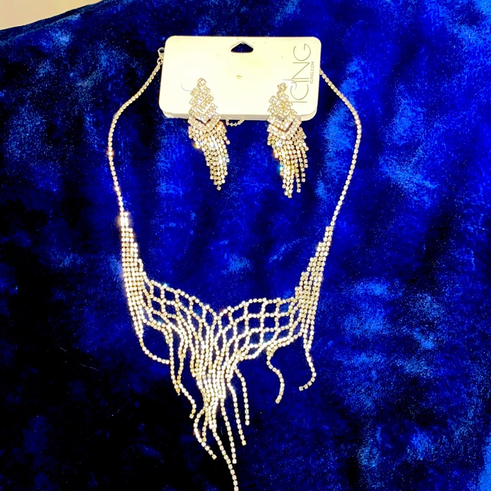 Earnings and matching necklace